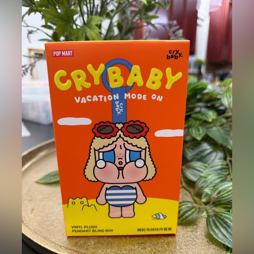 CRYBABY Vacation Mode On Series-Vinyl
Plush Pendant- My Summer Vibe - Picture 5 of 11